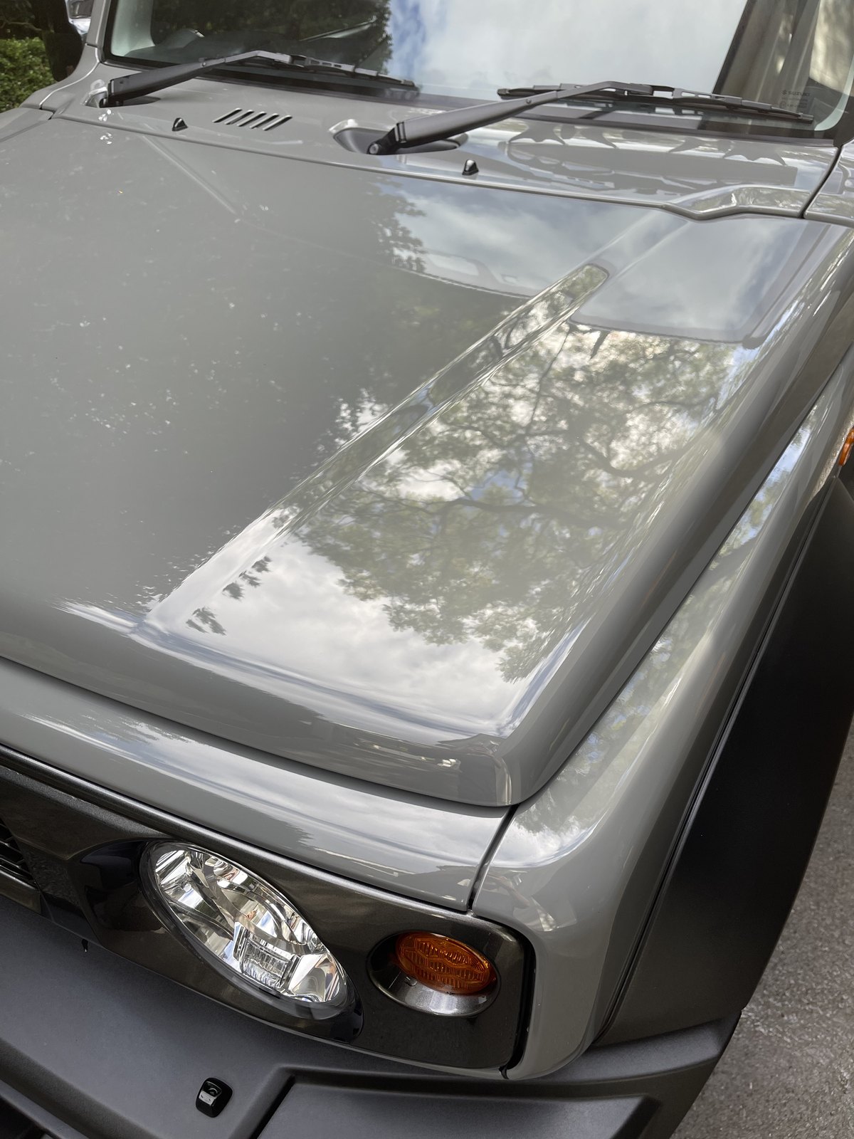 Gloss finish and paint reflection after detailing