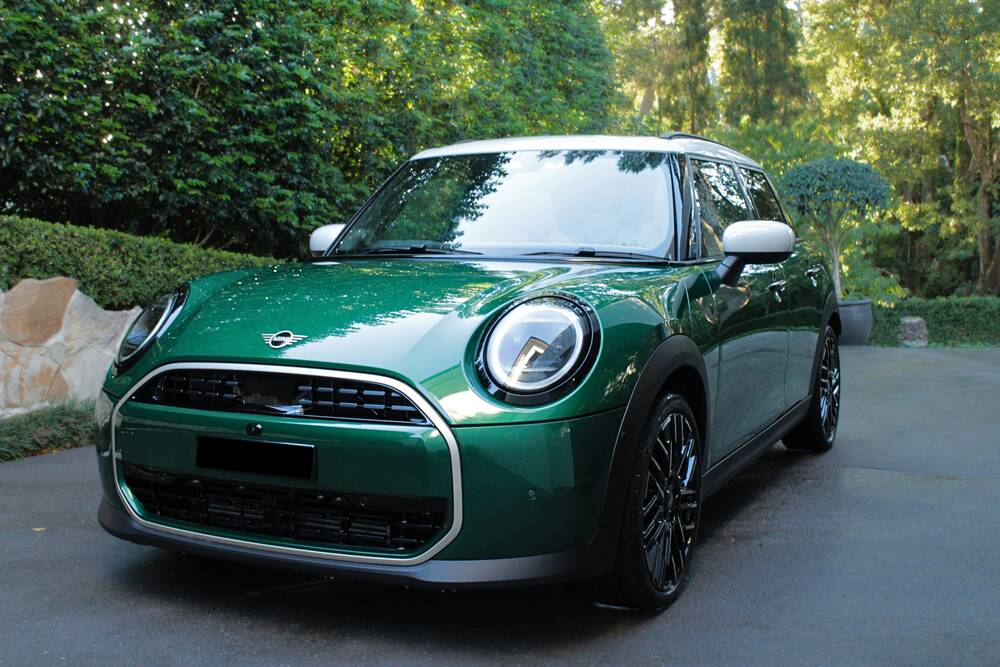 Mini Cooper detailed